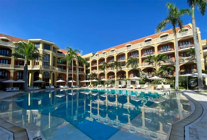 Com uma população de mais de 47 milhões de pessoas, a Colômbia tem a 28ª maior população do mundo e a segunda maior da América do Sul, depois do Brasil. É o segundo país mais populoso com a língua espanhola como idioma oficial, atrás somente do México.