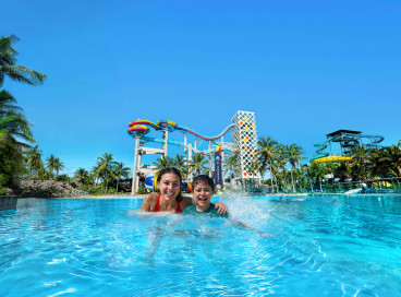 O Aqua Park reúne mais de 30 atrações divididas nas categorias Família, Moderada e Radical 