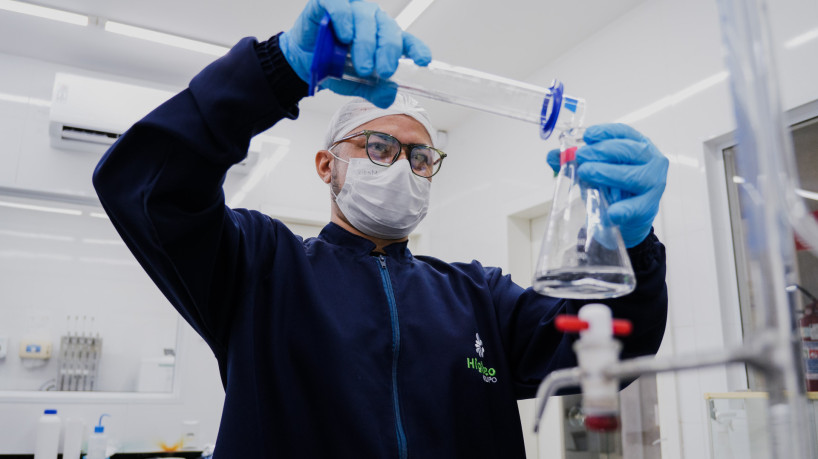 Tendências dos condomínios de contratação de empresas privadas para tratamento de água. Na foto, laboratório de análise da qualidade da água, da Higiteo 