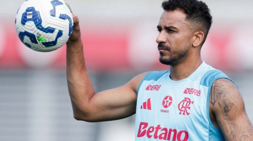 Aos 34 anos, zagueiro, que voltará a ser titular contra o Juventude, compartilha sua experiência e liderança ao grupo rubro-negro