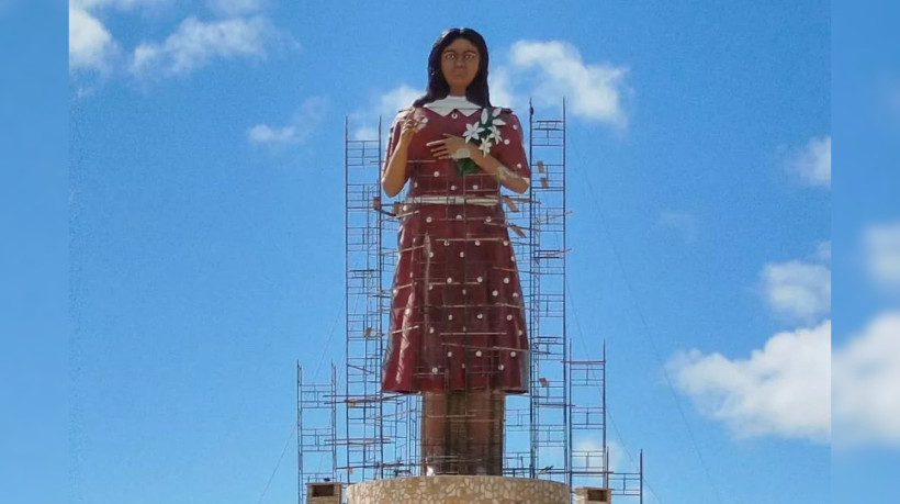  Entenda porque a estátua da beata Benigna está sendo desmontada pela prefeitura de Santana do Cariri 