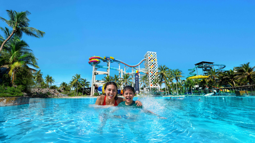 O Aqua Park reúne mais de 30 atrações divididas nas categorias Família, Moderada e Radical