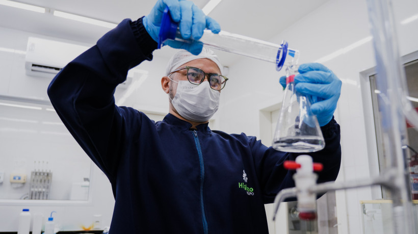 Tendências dos condomínios de contratação de empresas privadas para tratamento de água. Na foto, laboratório de análise da qualidade da água, da Higiteo