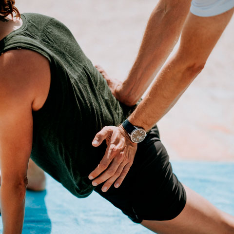 Com o processo, o corpo e a musculatura se fortalecem e se mantêm mais equilibrados, sofrendo menos impacto no caso de algum incidente. 