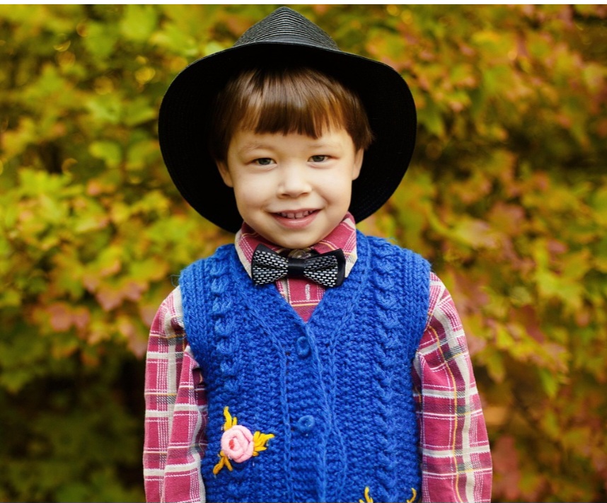 O crochê chegou ao Brasil com os colonizadores europeus no século XIX, sendo inicialmente adotado pelas elites urbanas que tinham acesso a revistas e manuais importados.