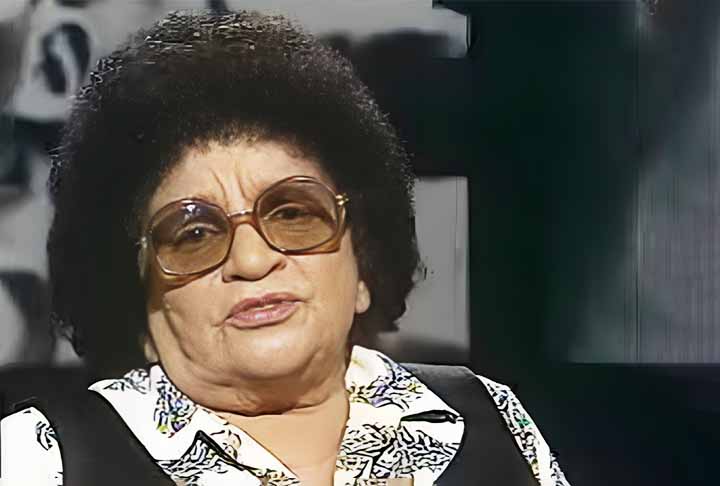 Um dos maiores nomes da bancada de jurados era Aracy de Almeida. Conhecida como o Samba em Pessoa ou A Dama do Encantado, foi identificada como a primeira grande cantora de samba, tendo também interpretado diversos outros estilos.