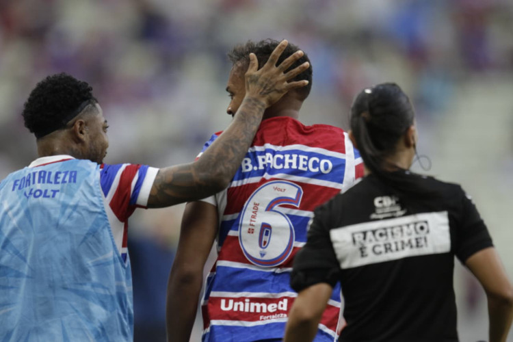 Bruno Pacheco, lateral do Fortaleza, está fora da temporada de 2025.