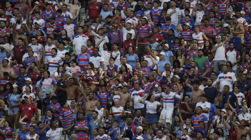 Torcida do Fortaleza durante jogo contra o Vitória