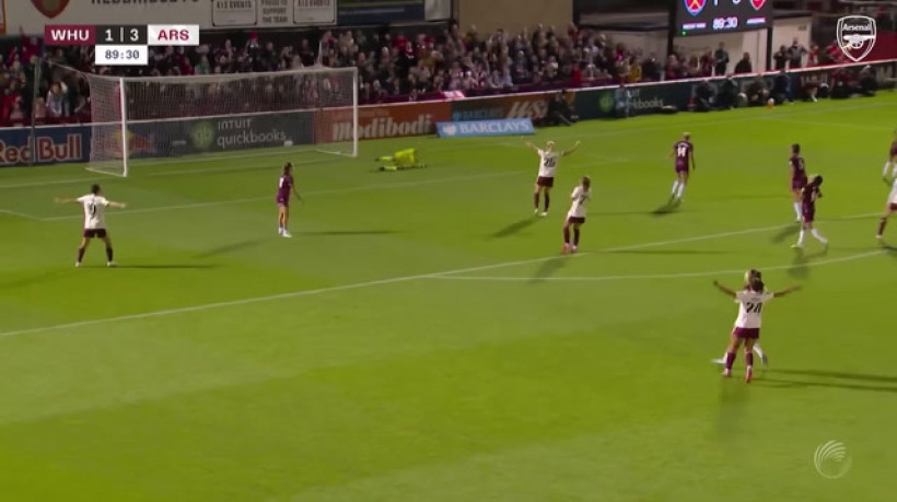 Bomba de Russo na goleada do Arsenal Women sobre o West Ham