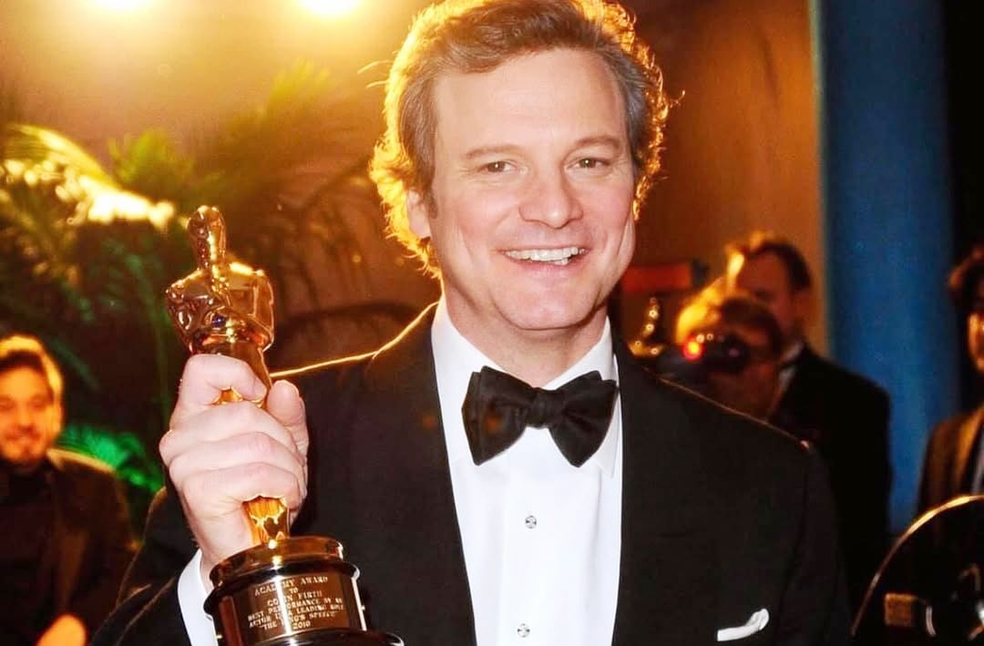 Ganhou o Oscar de Melhor Ator em 2011 por sua atuação como Rei George VI em O Discurso do Rei. Sua atuação emocionou o público ao retratar com profundidade os desafios da gagueira e da liderança em tempos de guerra,

