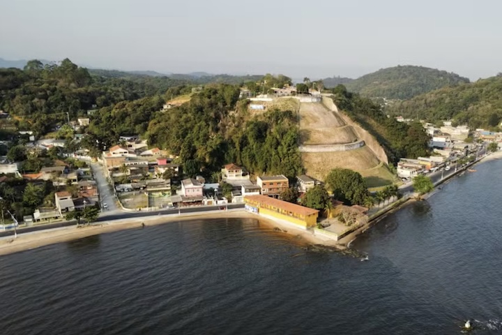 Fundado oficialmente em 1565, pouco depois da criação da cidade do Rio de Janeiro, é uma das localidades mais antigas do estado.