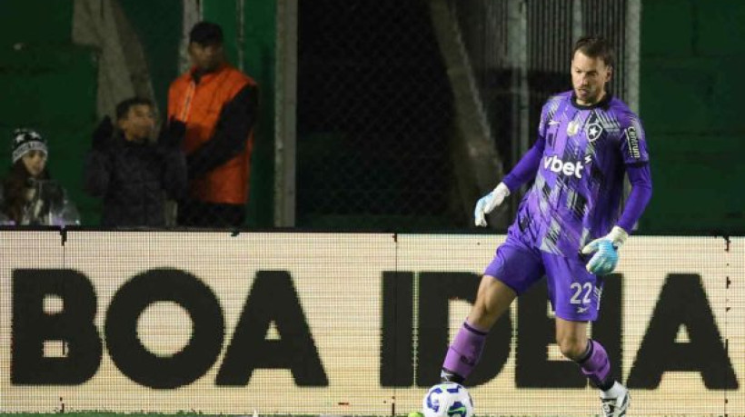 Goleiro saiu com dores na coxa direita em derrota para o São Paulo e ainda vai passar por exames para avaliar suas condições 