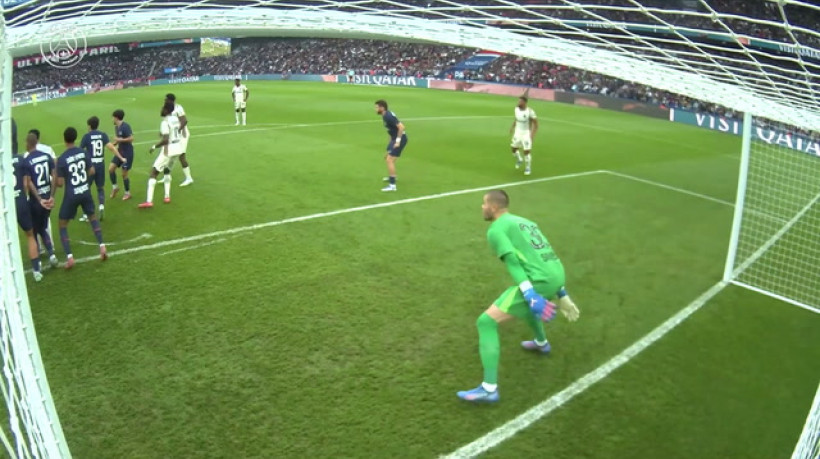 Barcola marca doblete contra o Lens na Ligue 1