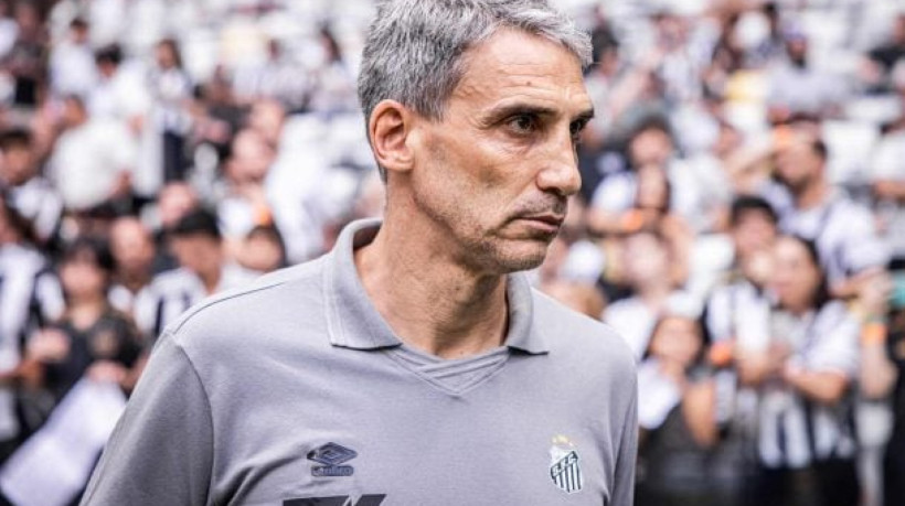 Treinador destacou espírito de luta da equipe após expulsão, lesão de Brazão e pressão do adversário na Arena MRV