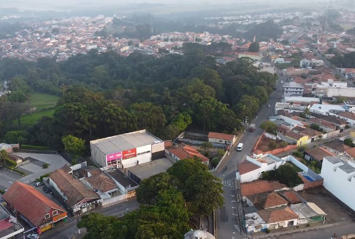 Boituva, que é considerado um polo do paraquedismo nacional, abriga o Centro Nacional de Paraquedismo, destino de entusiastas do esporte.