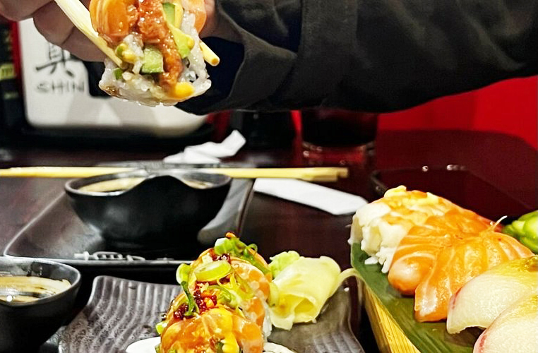 De food trucks a restaurantes premiados, Los Angeles oferece sabores do mundo inteiro, refletindo sua diversidade cultural. Cada esquina é uma nova experiência gastronômica, misturando tradição, inovação e identidade local.