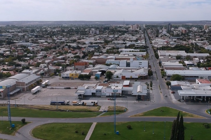 Conhecida como Alto Valle del Río Negro, a região abrange as cidades de Cipolletti, General Roca, Allen e Villa Regina.