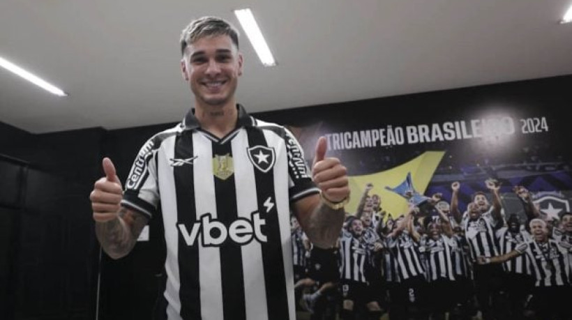 Lateral-direito celebra novo vínculo com o clube 