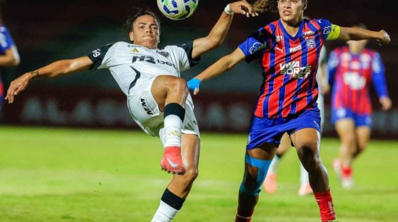 Mulheres de Aço levam a melhor sobre as Vingadoras graças a gol da uruguaia Wendy nesta terça-feira, em Alagoinhas, no agreste baiano