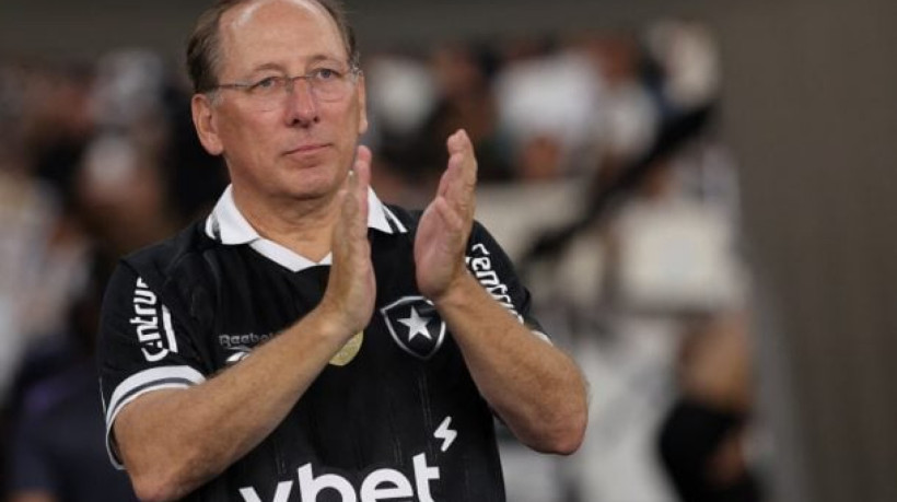 Norte-americano cita que segue no comando da holding e que mantém uma boa relação com Christopher Mallon, diretor independente da empresa 