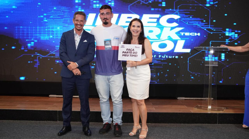 Representantes das empresas parceiras acompanham desenvolvimento dos jovens contemplados com bolsas de estudo