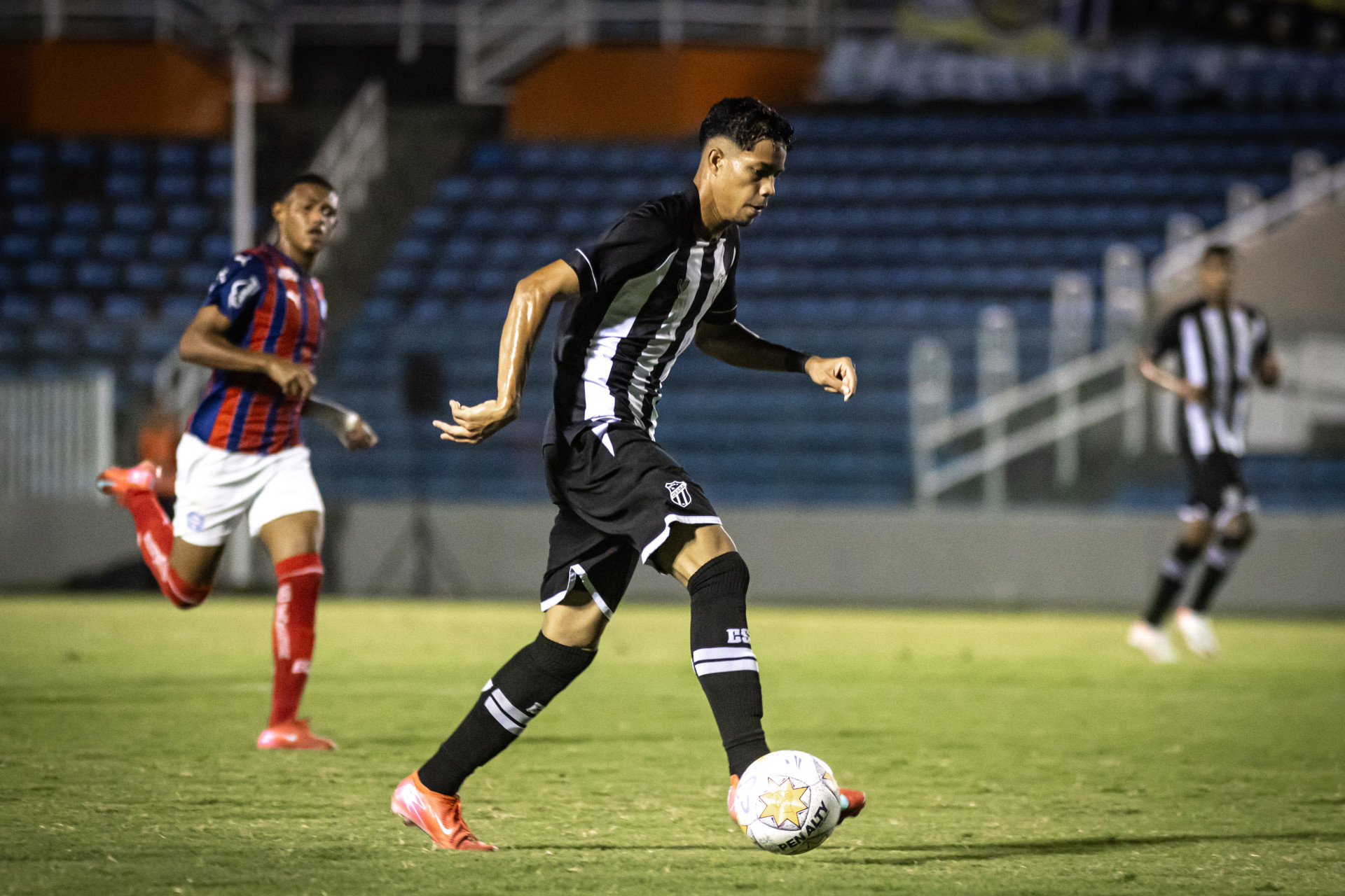 Giulio &eacute; atacante da base do Cear&aacute; e pode ganhar chance na estreia do Vov&ocirc; no Estadual (Foto: Gabriel Silva/Cear&aacute; SC)