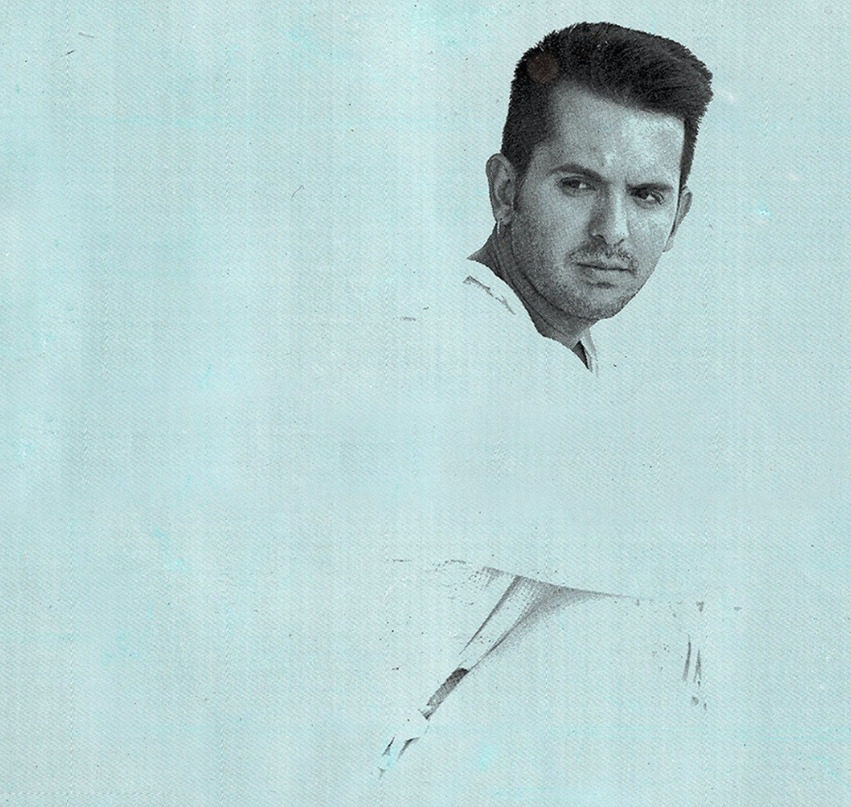 O músico nasceu em 22 de janeiro de 1962, em Goiânia, Goiás. É filho de Orlando Morais, fazendeiro, e de Odícia Conceição de Fátima de Morais, artista plástica e, desde a infância, mostrou talento musical. Aos quatro anos tocava piano de ouvido e realizou sua primeira apresentação pública em Brasília.
