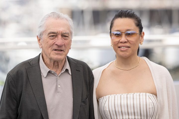 Robert De Niro e Tiffany Chen – Atualmente com 81 anos, o ator mantém um relacionamento com Tiffany Chen, que é 35 anos mais jovem. Em abril de 2023, eles tiveram uma filha, Gia.