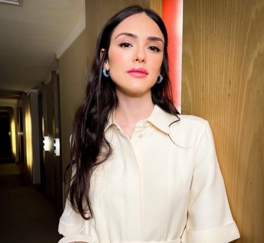 Segundo informações do portal LeoDias, a atriz Isabelle Drummond, conhecida por várias novelas da Rede Globo, possui uma dívida que ultrapassa R$ 40 mil.