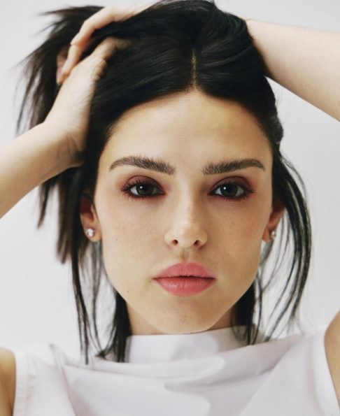 De acordo com a apuração, a artista enfrenta uma ação judicial movida pelo condomínio de um prédio no centro do Rio de Janeiro, onde alega-se que ela possui débitos não quitados.