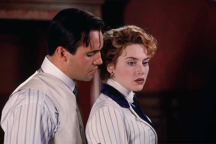 Em 1997, interpretou Caledon Hockley, o antagonista de “Titanic”, dirigido por James Cameron. O personagem, conhecido como Cal, é o noivo rico e controlador de Rose em “Titanic”.
