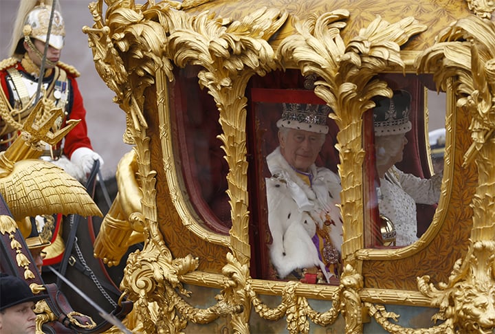 Com a mudança de monarca, a linha de sucessão também sofreu alterações, estabelecendo a ordem dos próximos herdeiros ao trono.