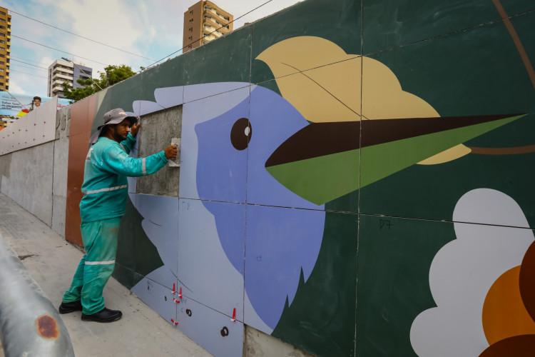 As obras tiveram in&iacute;cio em setembro e o t&uacute;nel &eacute; o primeiro de cinco equipamentos da Cidade que devem receber os pain&eacute;is.