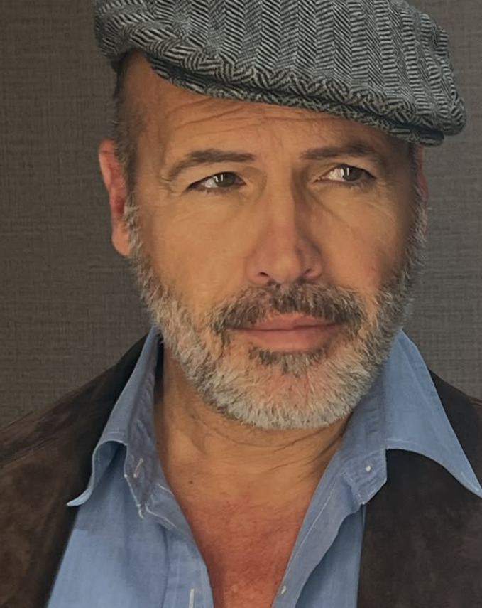 Na vida pessoal, foi casado com a atriz Lisa Collins em 1989, união que terminou em 1995. Em 1999, viveu um romance com a atriz chilena Leonor Varela, com quem contracenou no telefilme “Cleópatra”. Os dois chegaram a ficar noivos.
