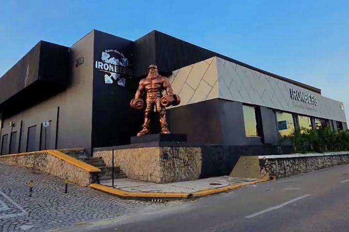 A unidade cearense tem 10 mil m², funcionamento 24h e mais de mil vagas de estacionamento.