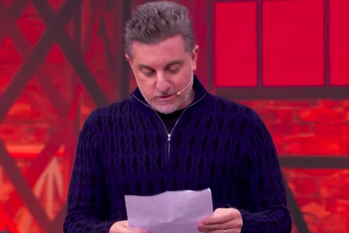 Durante o tributo, Huck leu uma carta escrita pelo próprio Frota, na qual ele relembrou momentos difíceis e marcantes de sua vida. Na carta, Frota menciona que precisou atuar em filmes adultos em 2006 para não morrer de fome.