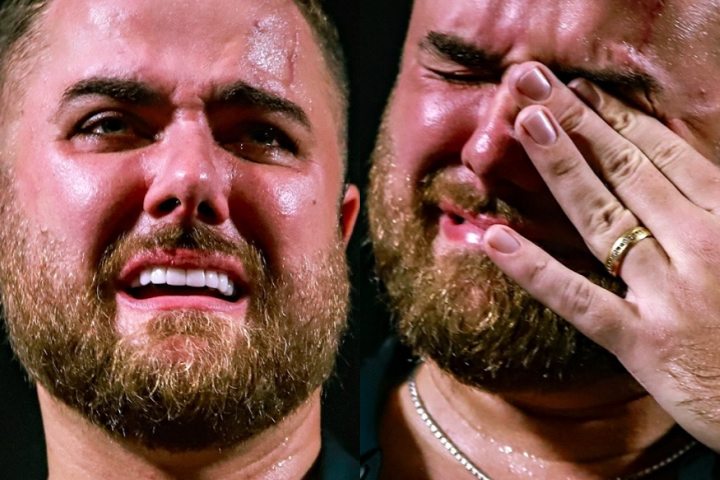 Em dezembro, o sertanejo foi às lágrimas ao retornar aos palcos em um show realizado em Massaranduba, Santa Catarina.