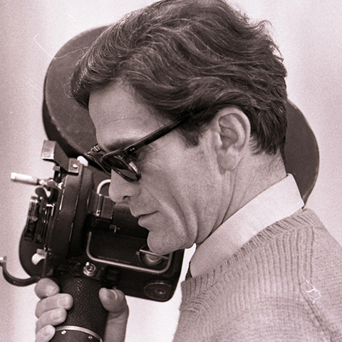 Pier Paolo Pasolini - O cineasta italiano, ganhador de prêmios europeus nos anos 1960 e 1970, foi espancado e atropelado, aos 53 anos, em 2/11/1975. O assassino Pino Pelosi, de 17 anos, alegou que houve briga por causa de relações íntimas. Após cumprir pena, ele disse que foi forçado a confessar um crime que não cometeu. 