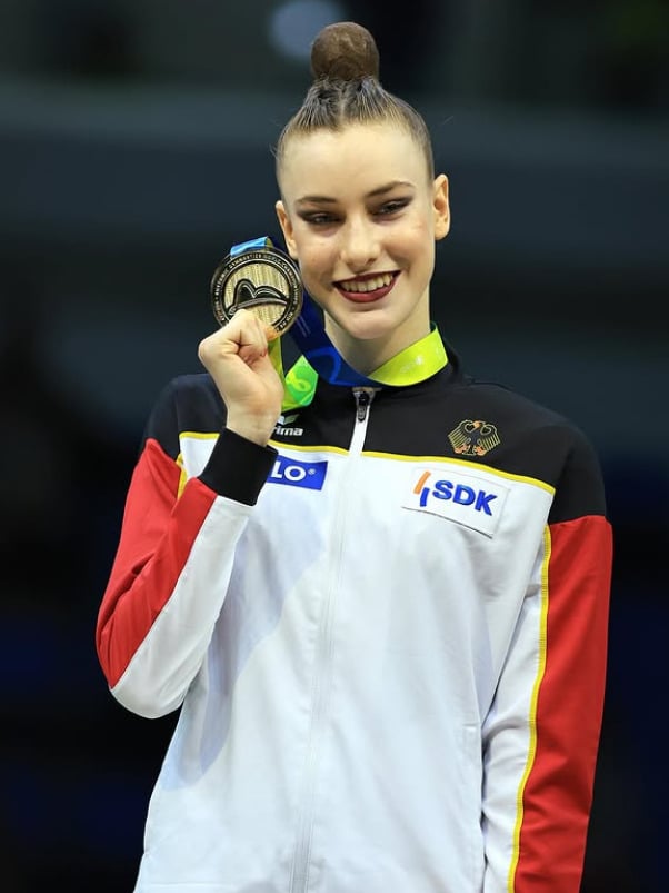 Na dia 22 de agosto de 2025, durante o Mundial de Ginástica Rítmica no Rio de Janeiro, a campeã alemã Darja Varfolomeev viveu um episódio inusitado: em sua premiação, o hino executado foi o da Geórgia.
