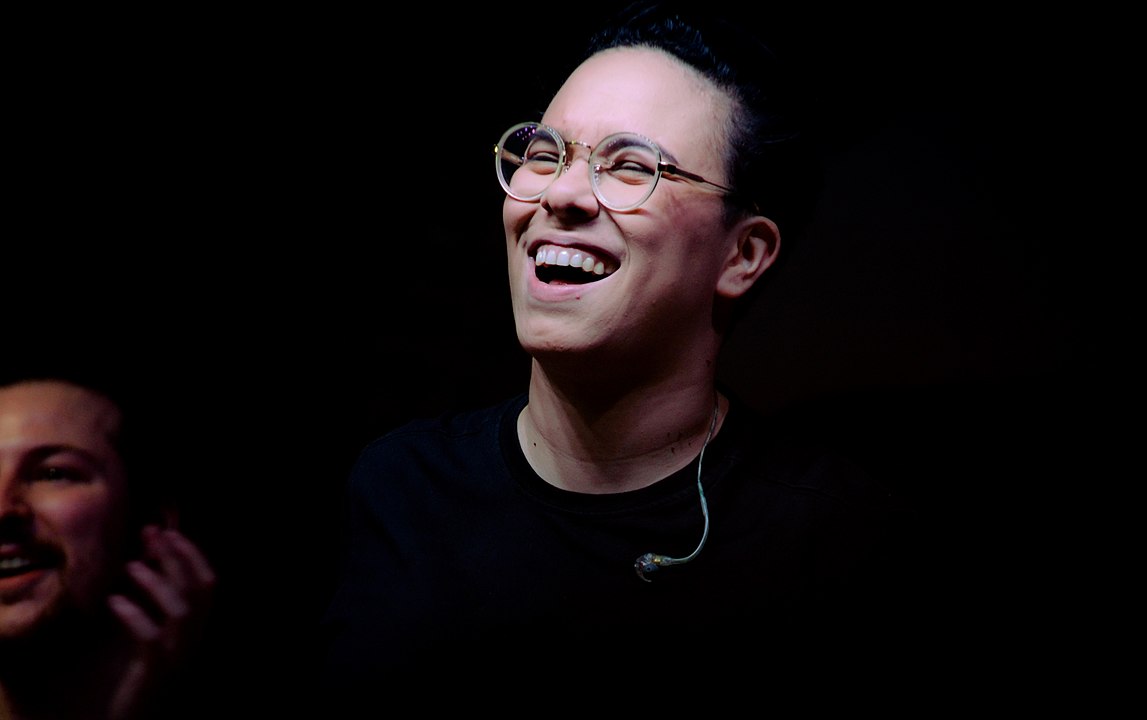 Maria Gadú - A cantora e compositora paulista, nascida em 4/12/1986, se chama Mayra Correa Aygadoux. Popularizou o nome como Maria e simplificou a pronúncia do sobrenome. 