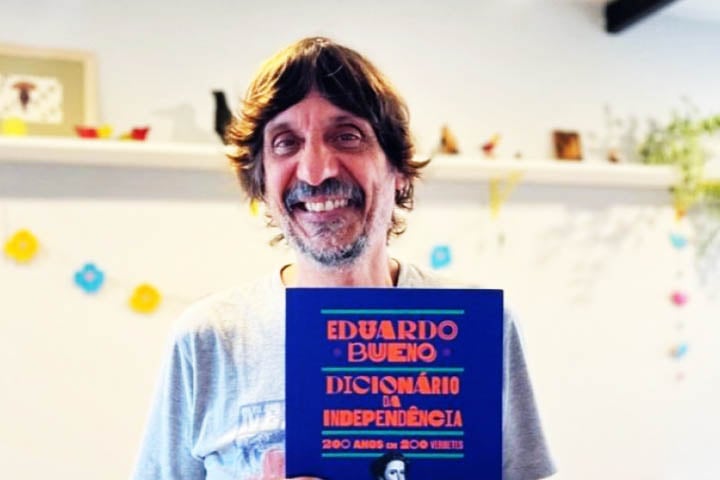 Entre suas produções mais notórias estão a Coleção Brasilis, da Editora Objetiva, composta por títulos como “A Viagem do Descobrimento”, “Náufragos, Traficantes e Degredados”, “Capitães do Brasil” e “A Coroa, a Cruz e a Espada”. As obras se destinam a leitores leigos, interessados em história, com linguagem mais leve.
