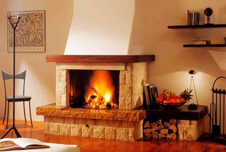 Em casas modernas, o ambiente proporcionado por uma chaminé pode ter design minimalista, numa decoração clean que acolhe e tranquilza. Lareiras são aconchegantes  porque combinam luz, calor e um ambiente visualmente reconfortante. 