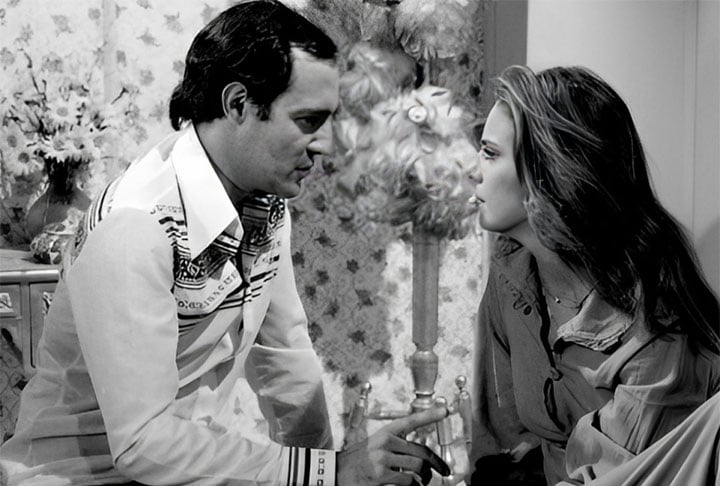 Como sua mãe era uma grande inspiração, ela decidiu seguir seus passos na atuação. Sua estreia na televisão ocorreu na telenovela Sem Lenço, sem Documento (foto), na Rede Globo, em 1977.