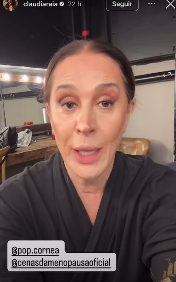 Cláudia Raia se desculpou após um episódio ocorrido durante a peça “Cenas da Menopausa”, em cartaz no Teatro Claro Mais SP, em São Paulo. A atriz pediu que um espectador retirasse os fones de ouvido sem saber que ele usava o recurso de audiodescrição por ser pessoa com baixa visão. 
