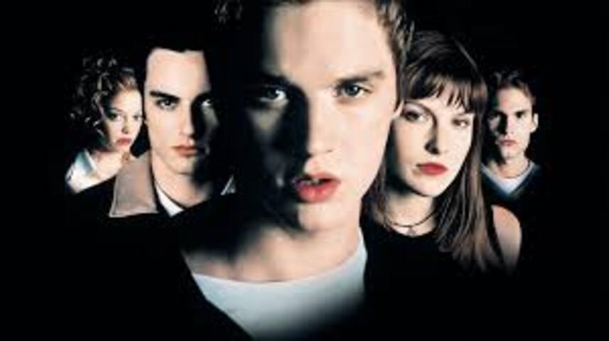 Sabe aquela série de filmes Premonição, em que as pessoas que escapam da morte acabam morrendo logo em seguida porque chegou a hora delas?  Com Vesna, passaram-se 44 anos  até que, finalmente, ela morresse. Veja que história!