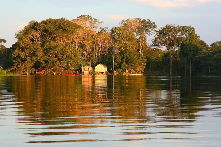 A região ainda enfrenta desafios relacionados ao desenvolvimento econômico, à exploração de recursos naturais e à preservação de suas culturas e ecossistemas.