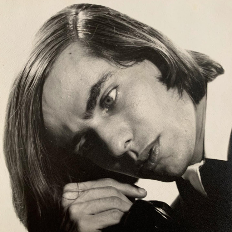 Ronnie Von, cujo nome de nascimento é Ronaldo Nogueira, nasceu em Niterói, Rio de Janeiro, no dia 17 de julho de 1944. Ele é filho de Noly e José Maria Nogueira. Seu pai era dentista, contador, radialista e teve envolvimento com o Instituto do Açúcar e do Álcool.
