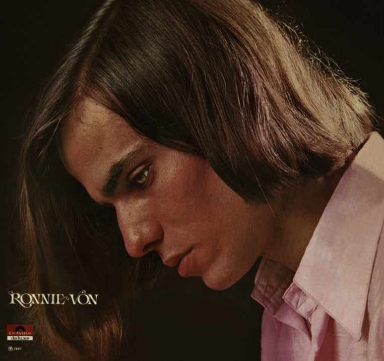 Outra canção importante em sua trajetória foi A Praça, composta por Carlos Imperial, que também obteve boa aceitação do público.
