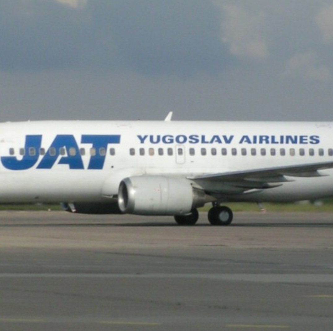 Nascida em 3 de janeiro de 1950,  em Belgrado, na Sérvia, Vesna era comissária de bordo da JAT Yugoslav Airlines. 