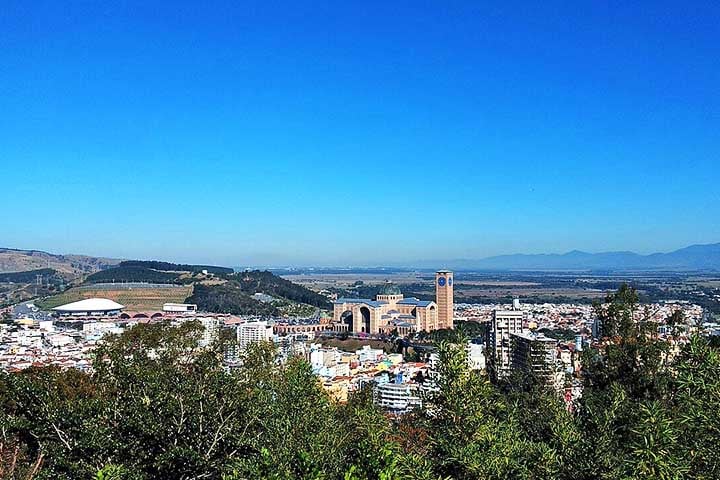 A proposta prevê que a cobrança seja feita por meio de plataforma digital, mas não foi definido se o valor será aplicado por horas ou por dias de permanência. 
